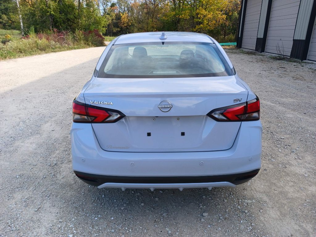 Photo 6 of this NISSAN VERSA