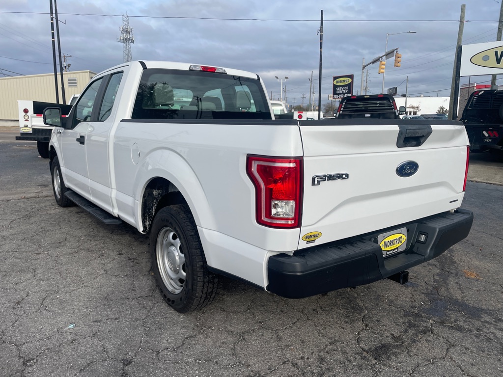 Photo 3 of this FORD F150