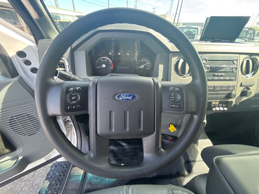Photo 12 of this FORD F750