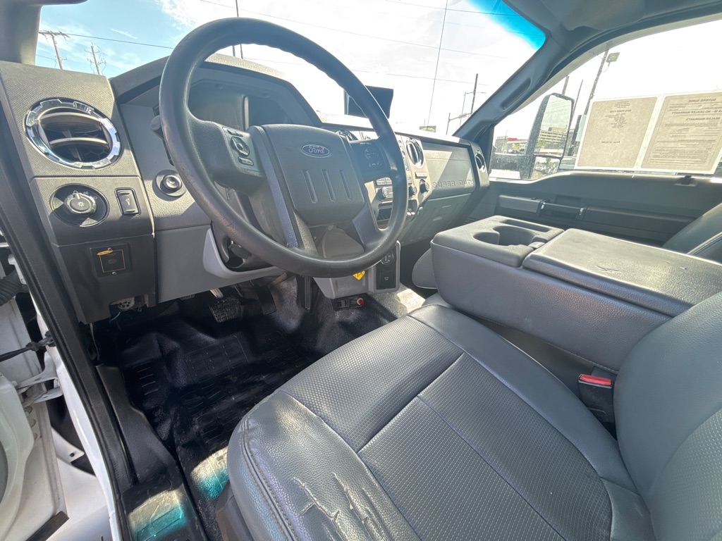 Photo 10 of this FORD F750