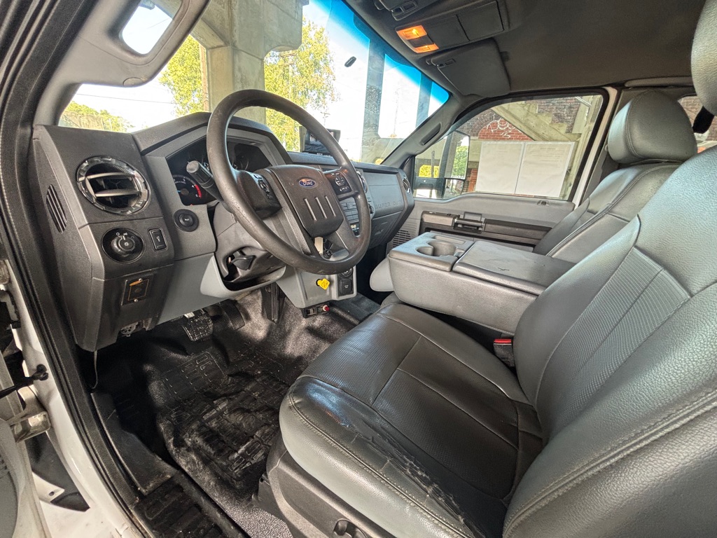 Photo 60 of this FORD F750