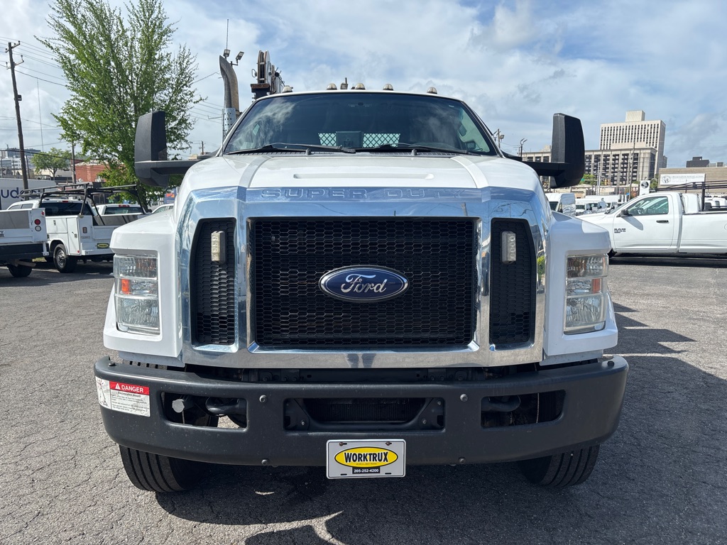 Photo 2 of this FORD F750