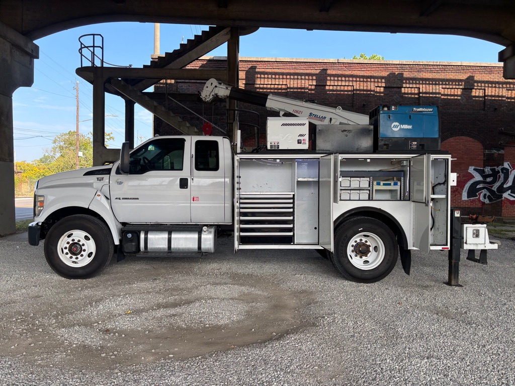 Photo 46 of this FORD F750