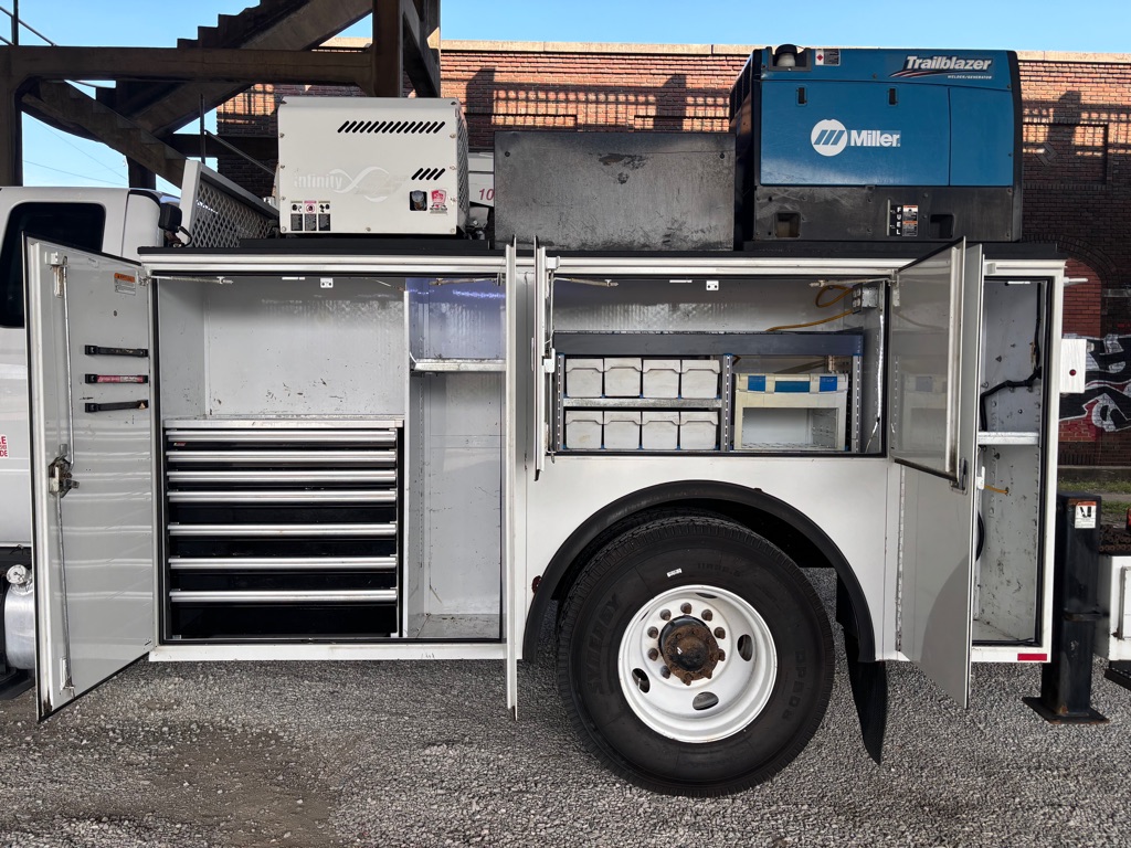 Photo 51 of this FORD F750