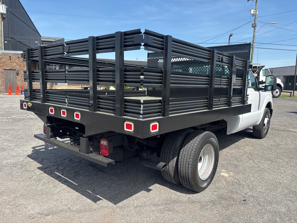 Photo 5 of this FORD F350