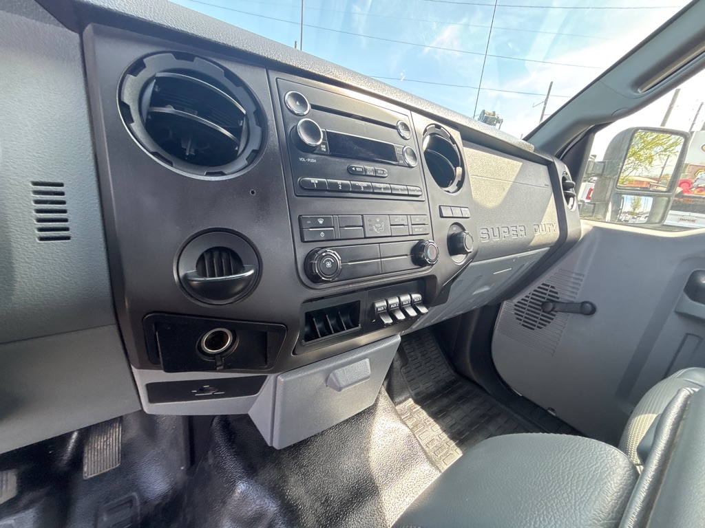 Photo 11 of this FORD F350