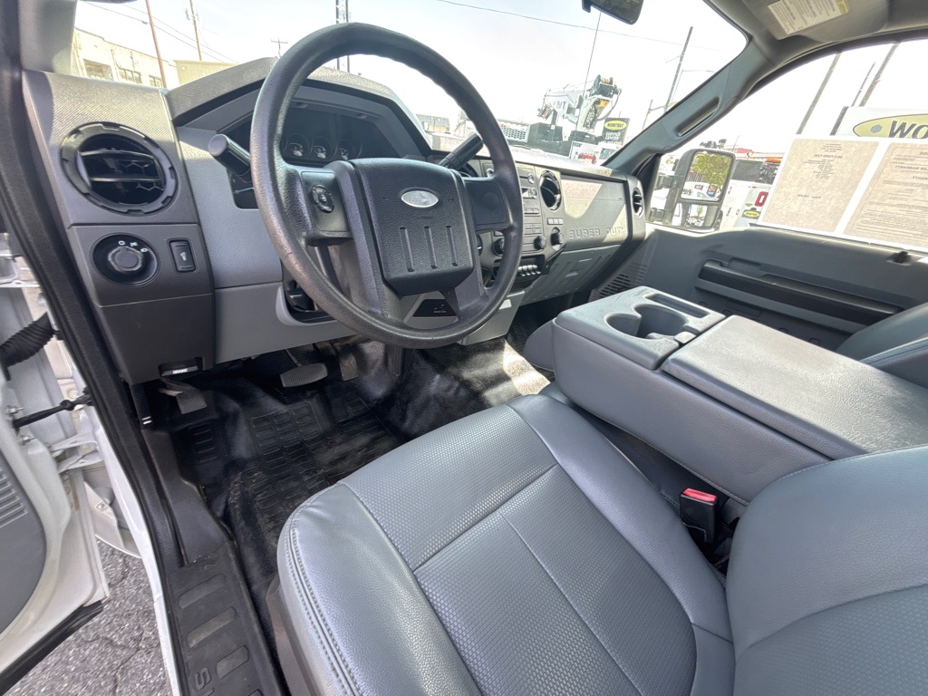 Photo 9 of this FORD F350