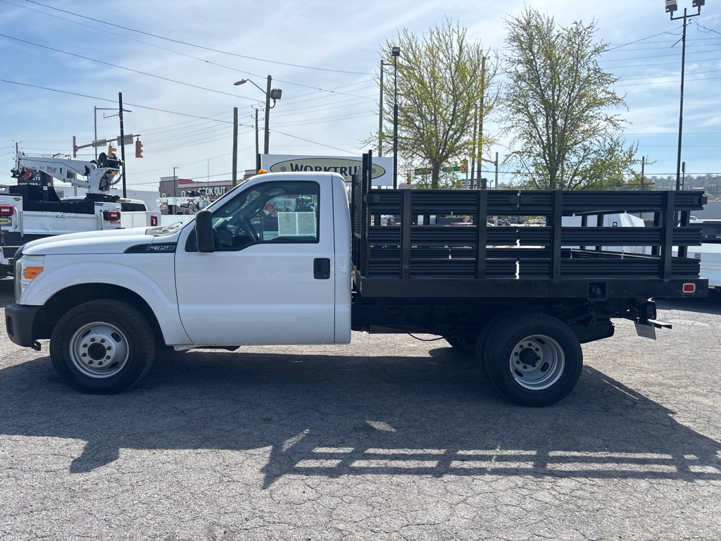 Photo 2 of this FORD F350