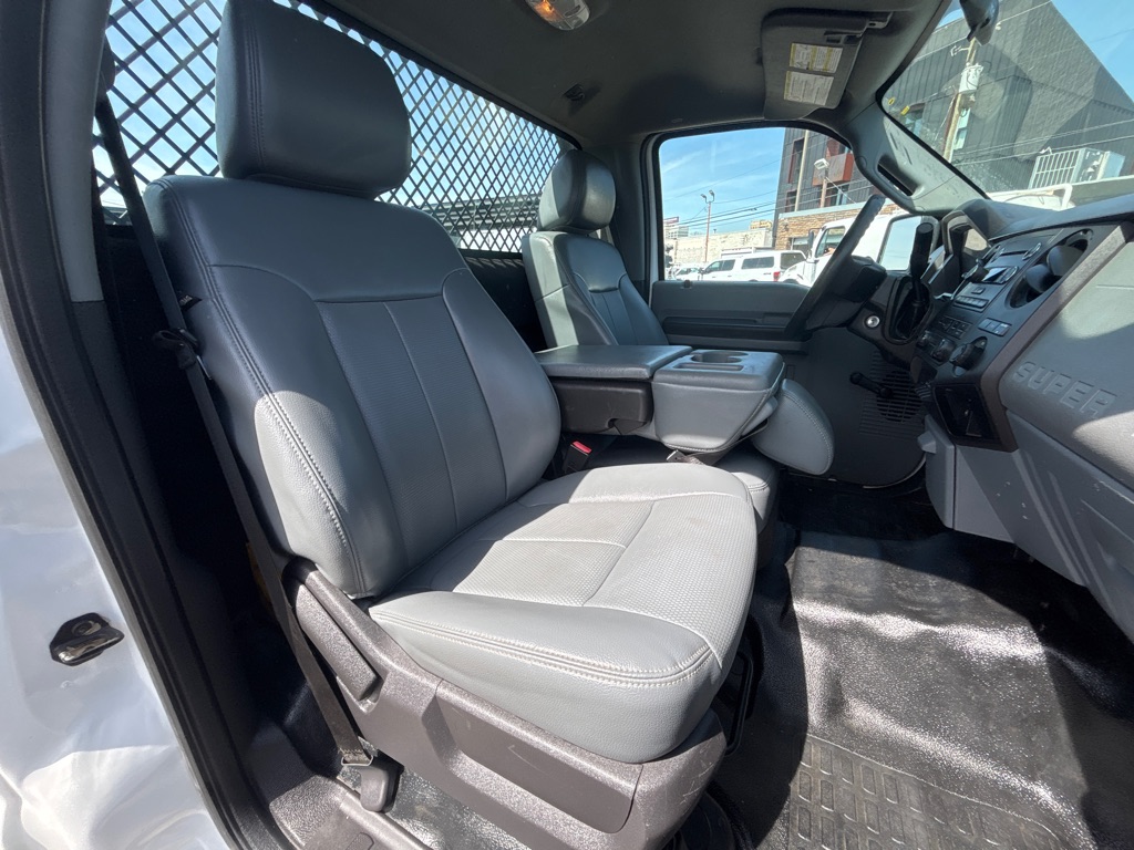 Photo 14 of this FORD F350