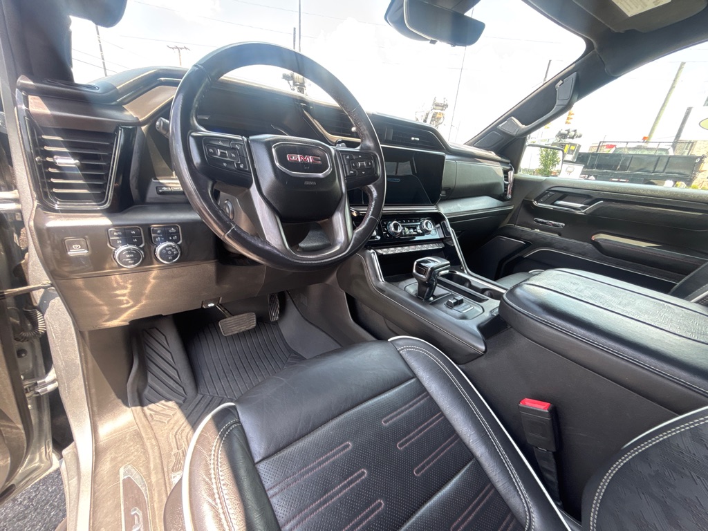 Photo 9 of this GMC SIERRA