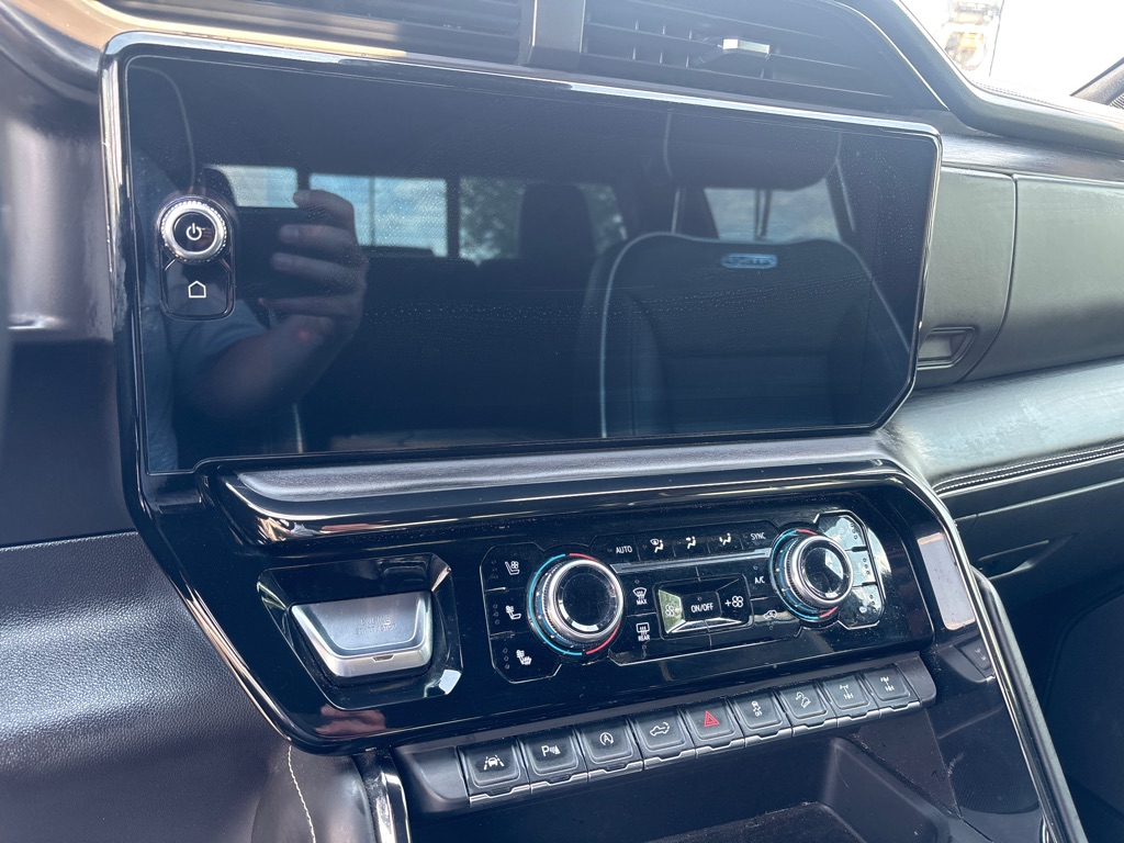 Photo 16 of this GMC SIERRA