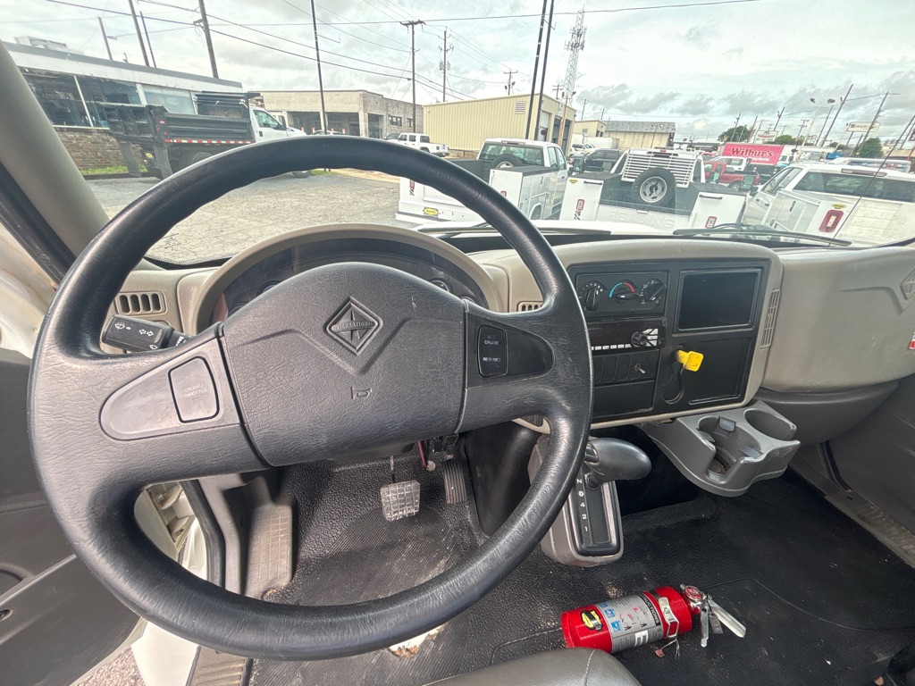 Photo 10 of this INTERNATIONAL 4300