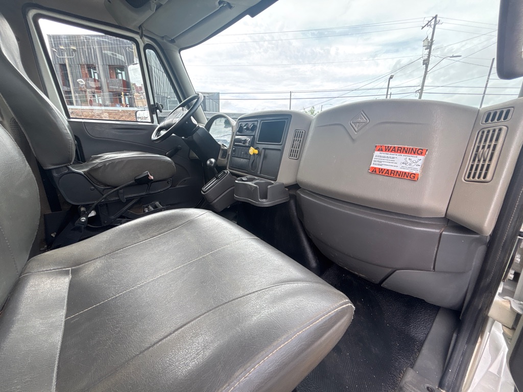 Photo 13 of this INTERNATIONAL 4300