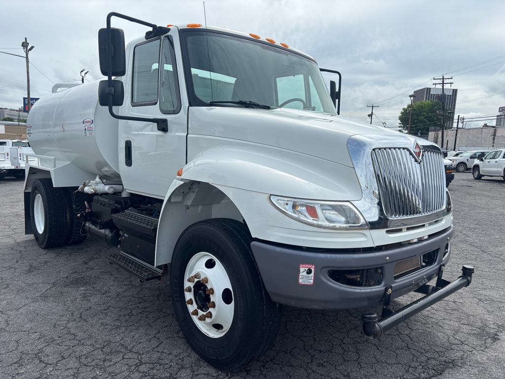 Photo 7 of this INTERNATIONAL 4300