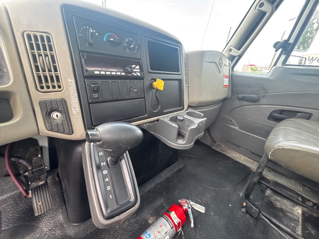 Photo 12 of this INTERNATIONAL 4300