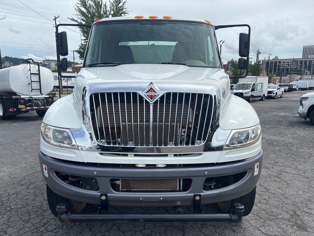 Photo 8 of this INTERNATIONAL 4300