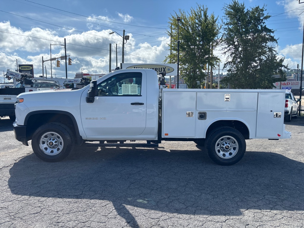 Photo 2 of this CHEVROLET K3500