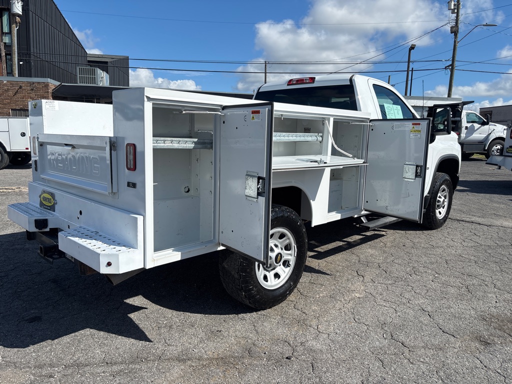Photo 19 of this CHEVROLET K3500