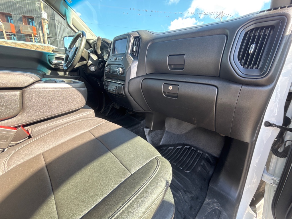 Photo 18 of this CHEVROLET K3500