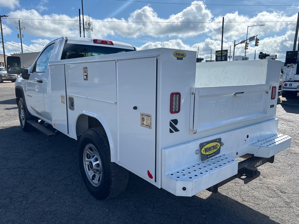 Photo 3 of this CHEVROLET K3500