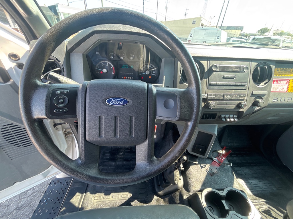 Photo 10 of this FORD F750