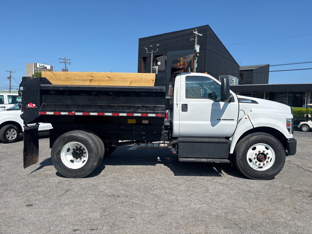 Photo 6 of this FORD F750