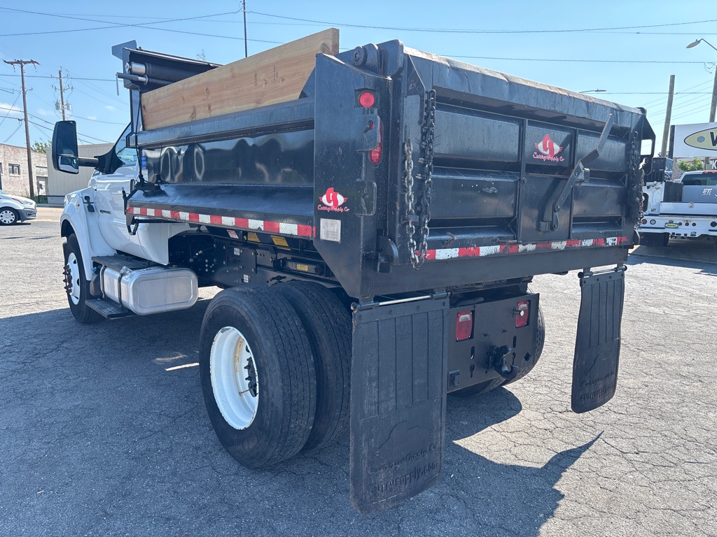 Photo 3 of this FORD F750