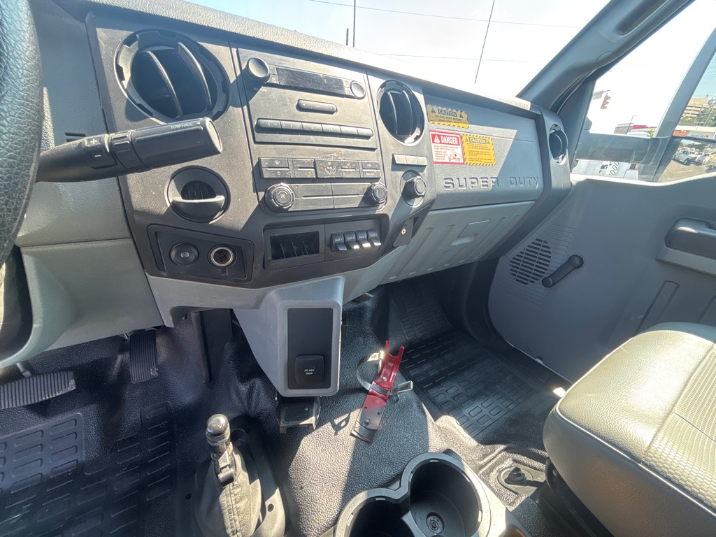Photo 12 of this FORD F750