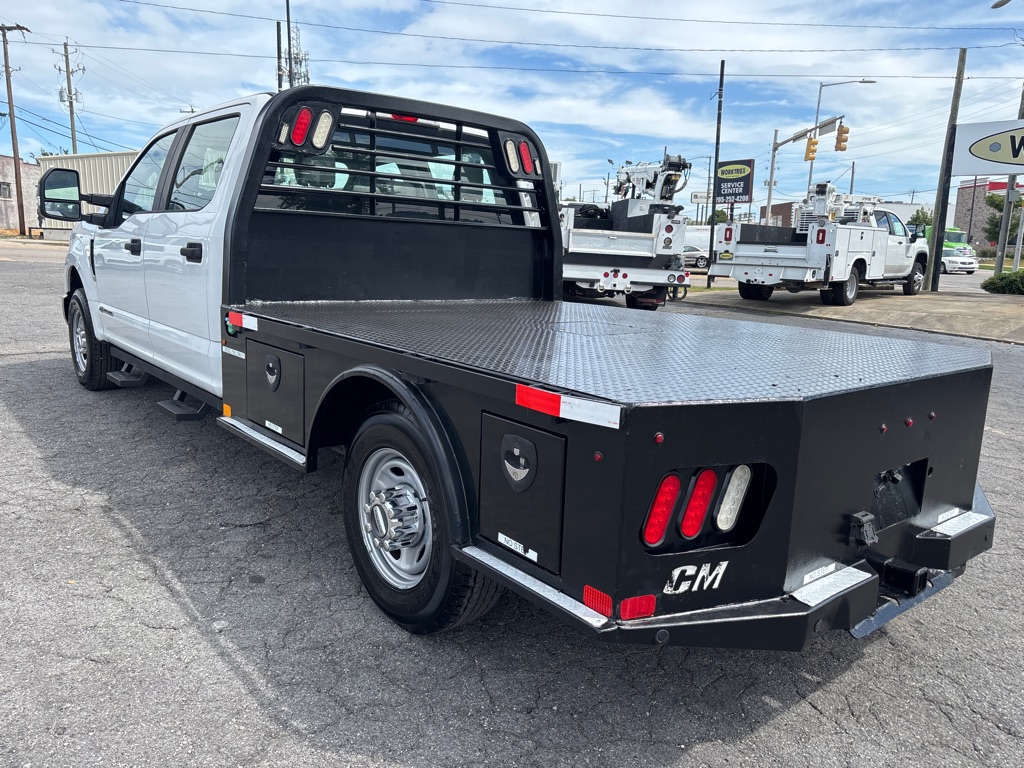 Photo 3 of this FORD F350