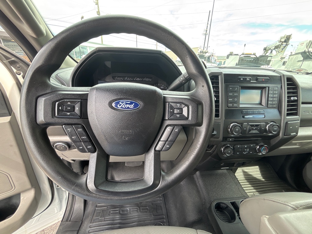 Photo 11 of this FORD F350