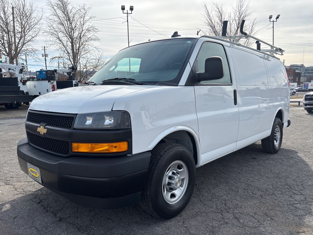 2022 CHEVROLET G2500