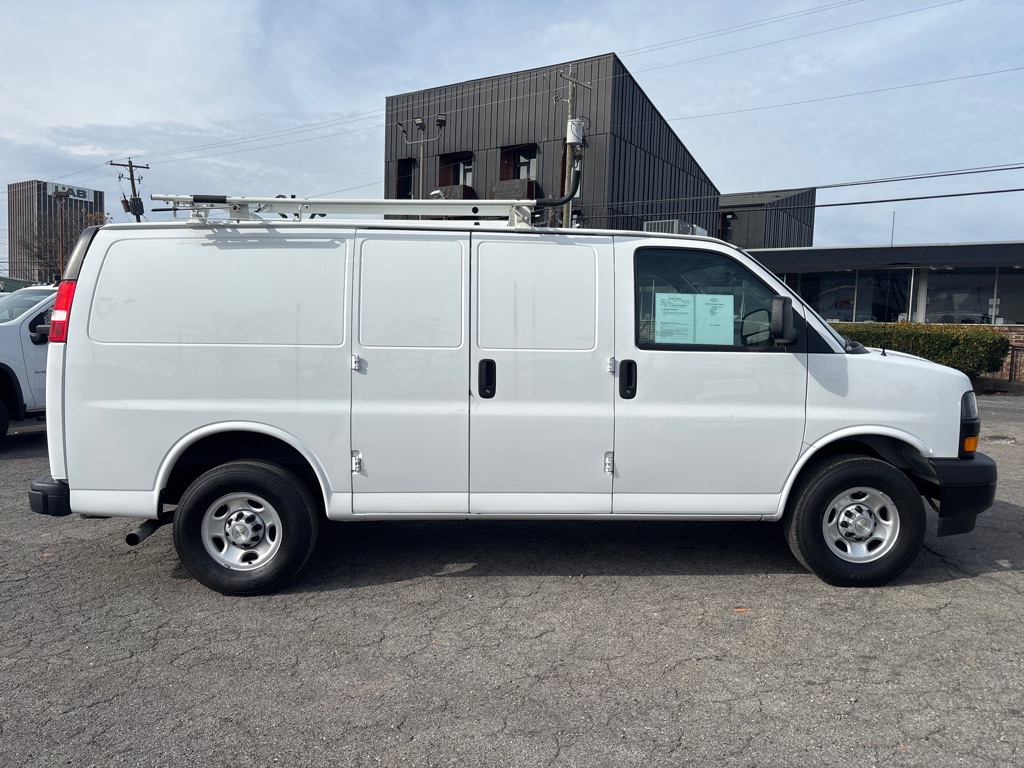 Photo 6 of this CHEVROLET G2500