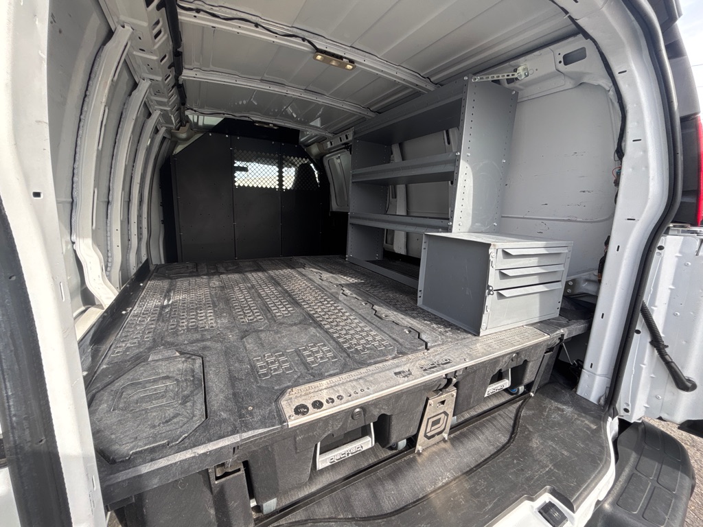 Photo 19 of this CHEVROLET G2500