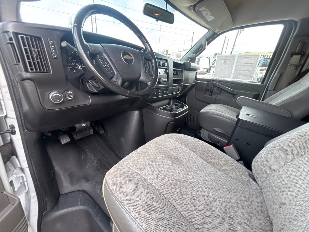 Photo 9 of this CHEVROLET G2500
