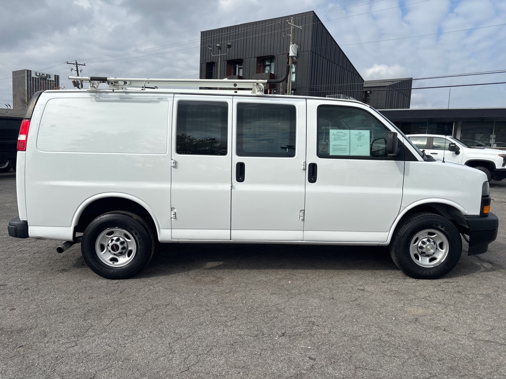 Photo 6 of this CHEVROLET G2500