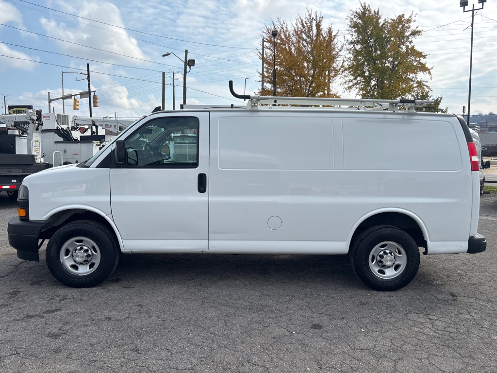Photo 2 of this CHEVROLET G2500