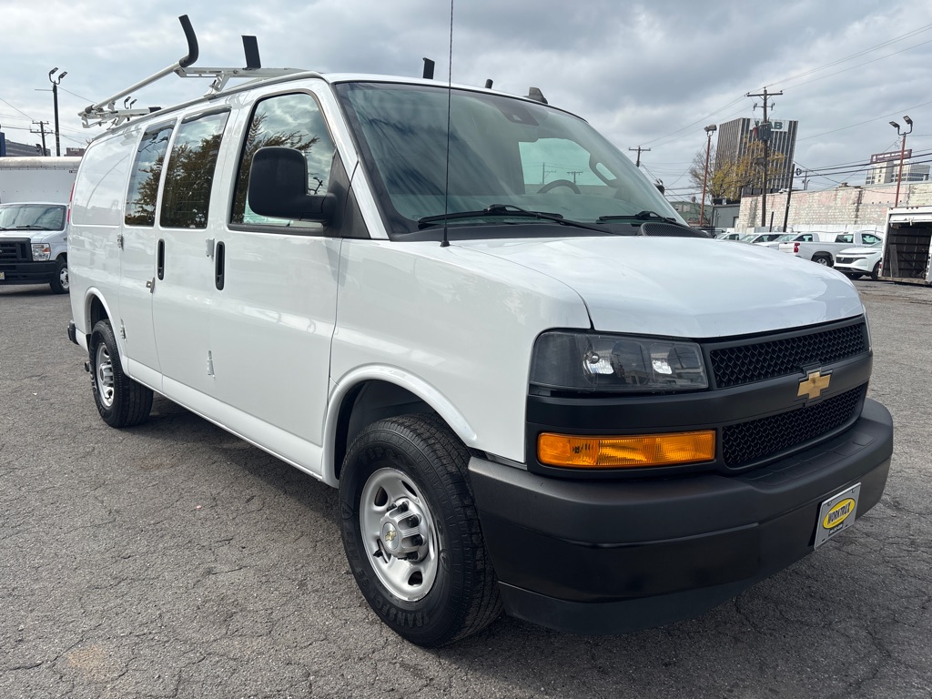 Photo 7 of this CHEVROLET G2500