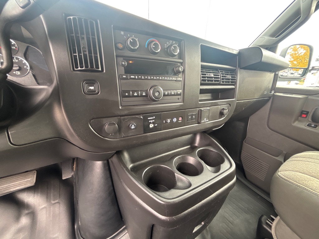 Photo 14 of this CHEVROLET G2500