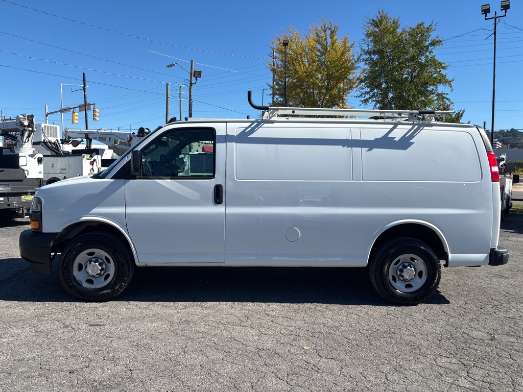 Photo 2 of this CHEVROLET G2500