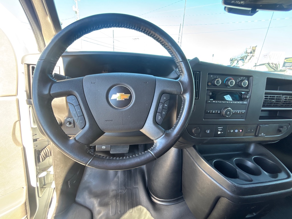 Photo 11 of this CHEVROLET G2500
