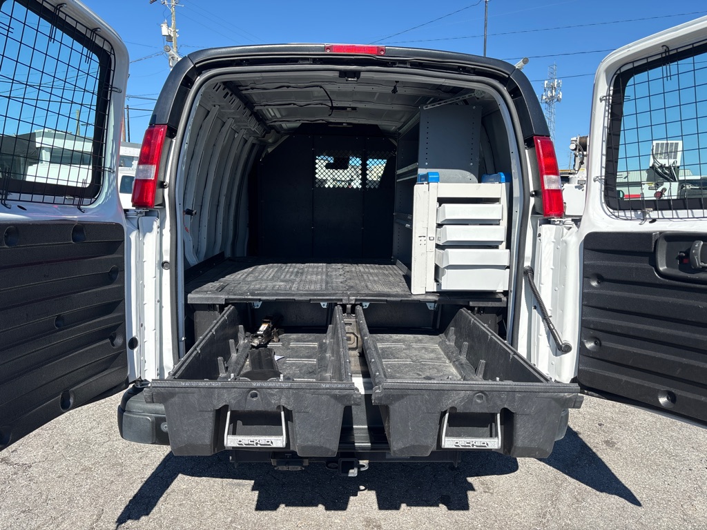 Photo 20 of this CHEVROLET G2500