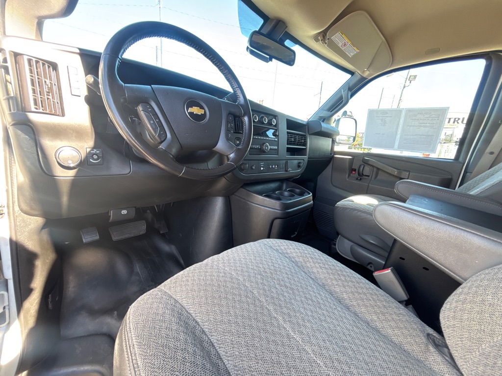 Photo 9 of this CHEVROLET G2500