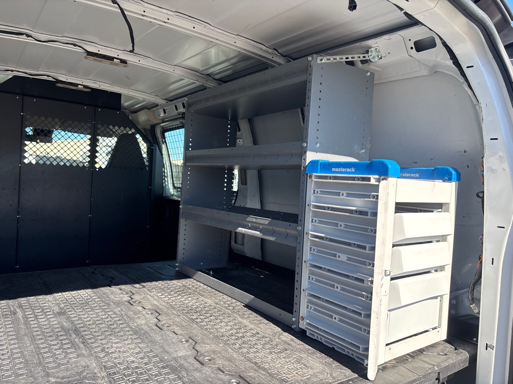 Photo 21 of this CHEVROLET G2500
