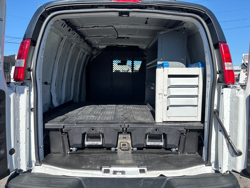 Photo 19 of this CHEVROLET G2500