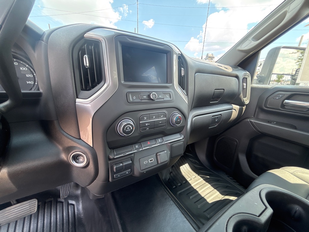 Photo 19 of this CHEVROLET K2500