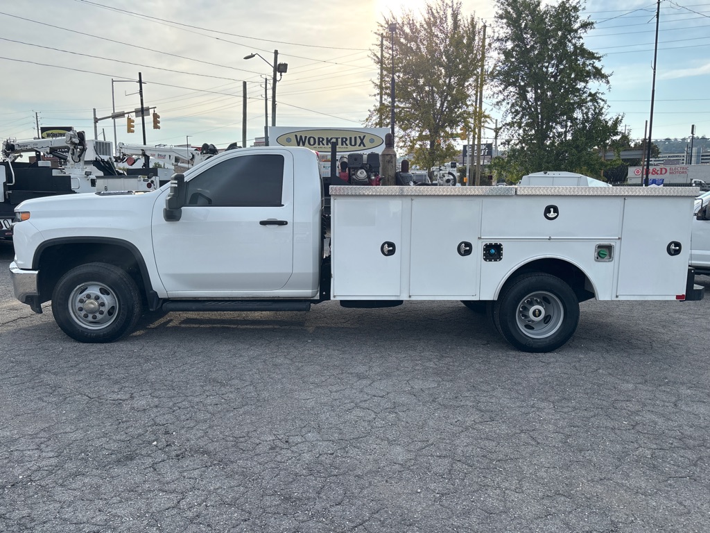 Photo 2 of this CHEVROLET SILVERADO 3500