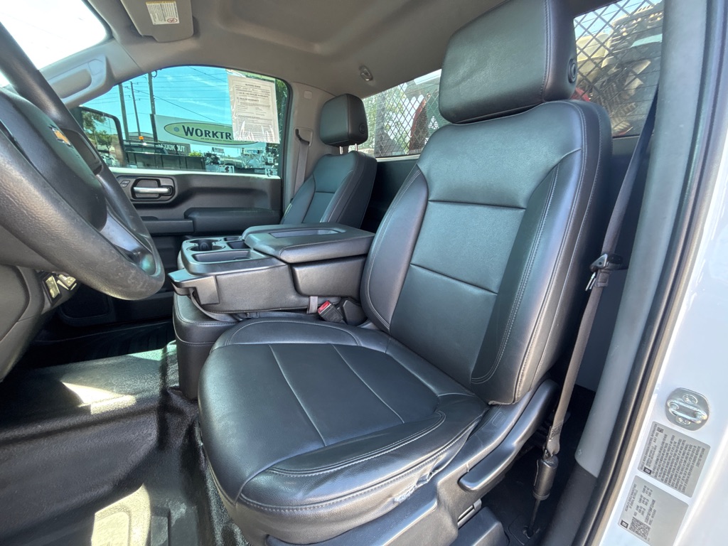 Photo 23 of this CHEVROLET SILVERADO 3500