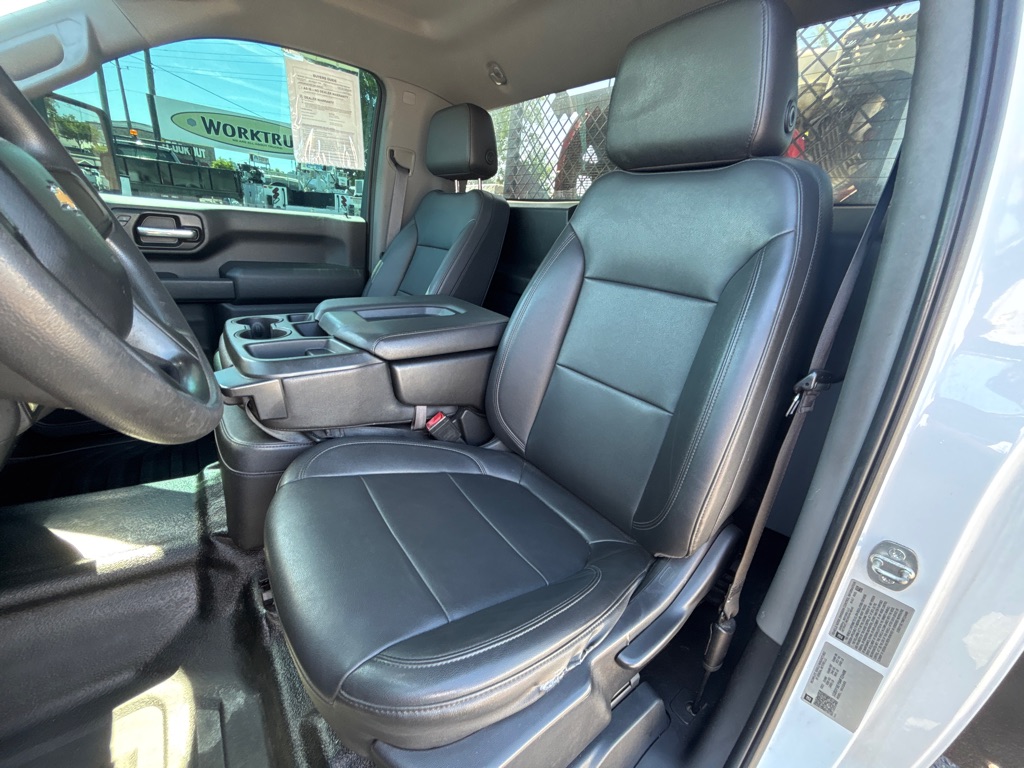 Photo 18 of this CHEVROLET SILVERADO 3500