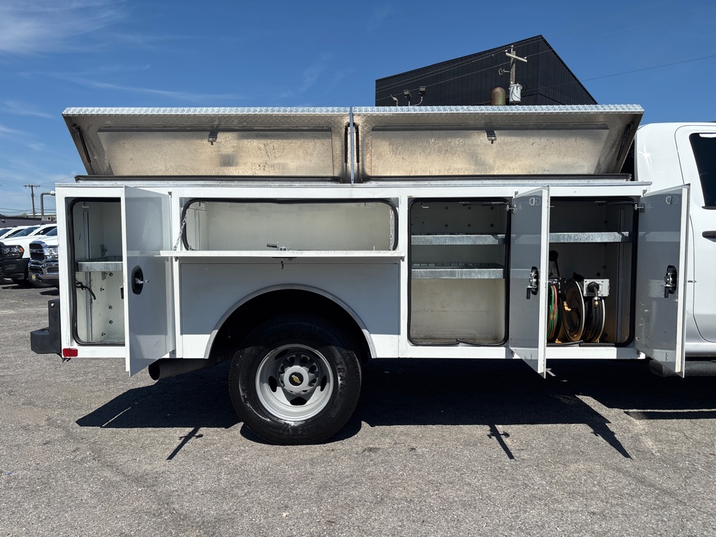 Photo 27 of this CHEVROLET SILVERADO 3500