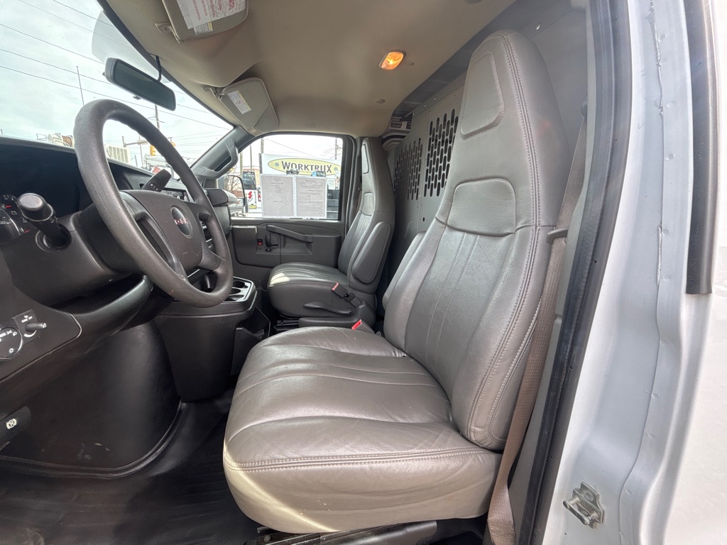 Photo 14 of this GMC SAVANA